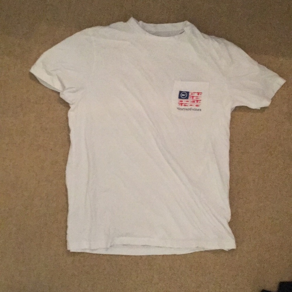 Men’s small Vineyard Vines T-Shirt